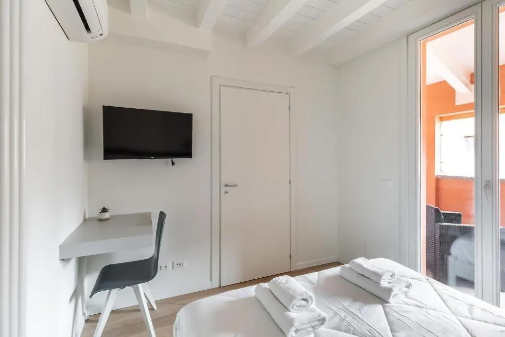 Casa Gini Apartments - The Terrace Bologna 0*,  Italy