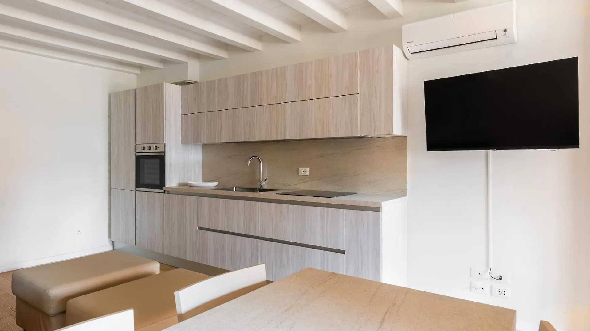 Casa Gini Apartments - The Terrace Bologna Italy
