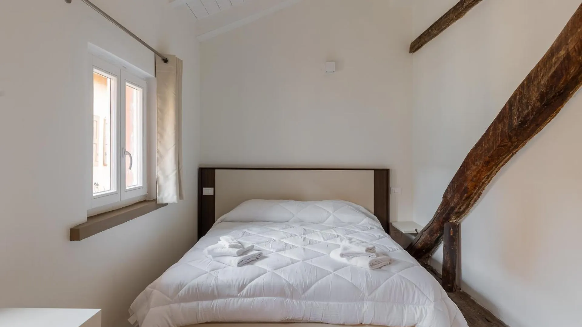 Casa Gini Apartments - The Terrace Bologna 0*,  Italy